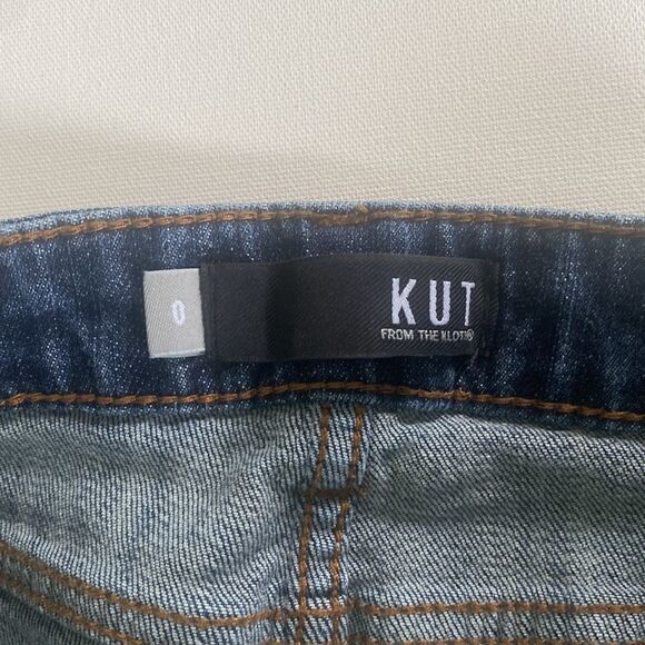 Kut from the Kloth Catherine Straight Leg Ankle Jeans - Picture 4 of 6